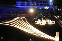 キャンドルライトで天の川を表現＝札幌市郊外の大倉山ジャンプ競技場