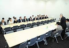 日本学術会議と意見交換する党合同会議