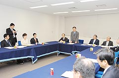 労働者派遣制度などの見直しへ、初会合を開いた与党プロジェクトチーム＝１０日　衆院第１議員会館