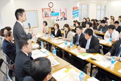 谷合氏が出席した兵庫県本部青年局の研修会＝11日　神戸市