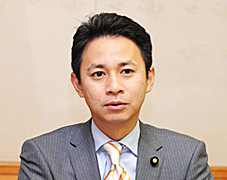 谷あい正明委員長