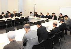 新防衛大綱について議論する党外交安全保障調査会