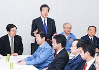 党対策本部の会合であいさつする山口代表