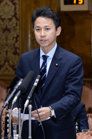 質問する谷合氏＝7日 参院予算委